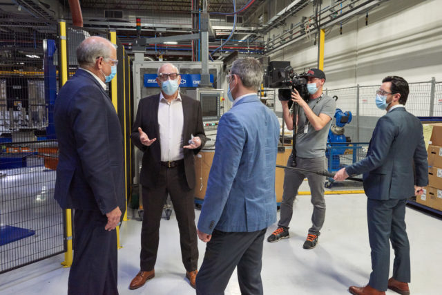 At Spectra Premium’s plant in Boucherville, the Quebec Minister of the Economy and Innovation, Pierre Fitzgibbon, announced grants of close to $14 million to Innovative Suppliers of Electric Mobility (FINNOV – in French: Fournisseurs Innovants en mobilité électrique). 